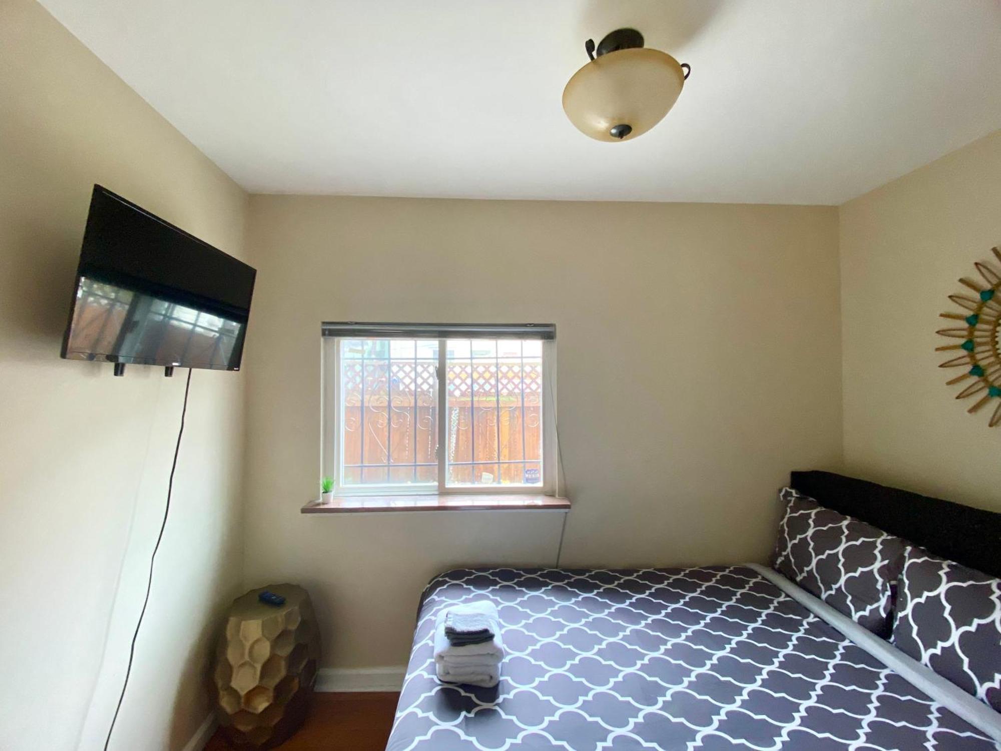 Historic Townhouse Oasis With En-Suite Bathroom Filadelfia Esterno foto